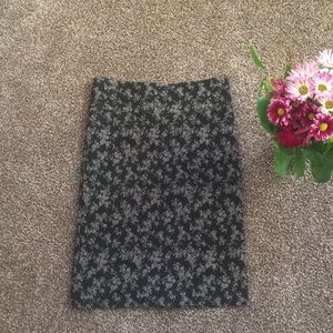 EUC Margaret M black floral stretchy pencil skirt